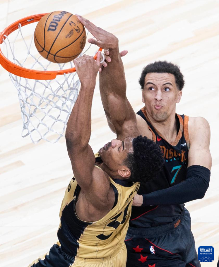 包含赛地聚焦——NBA常规赛清晨热度飙升，广州队回应争议，媒体盛赞，轮换策略成焦点的词条