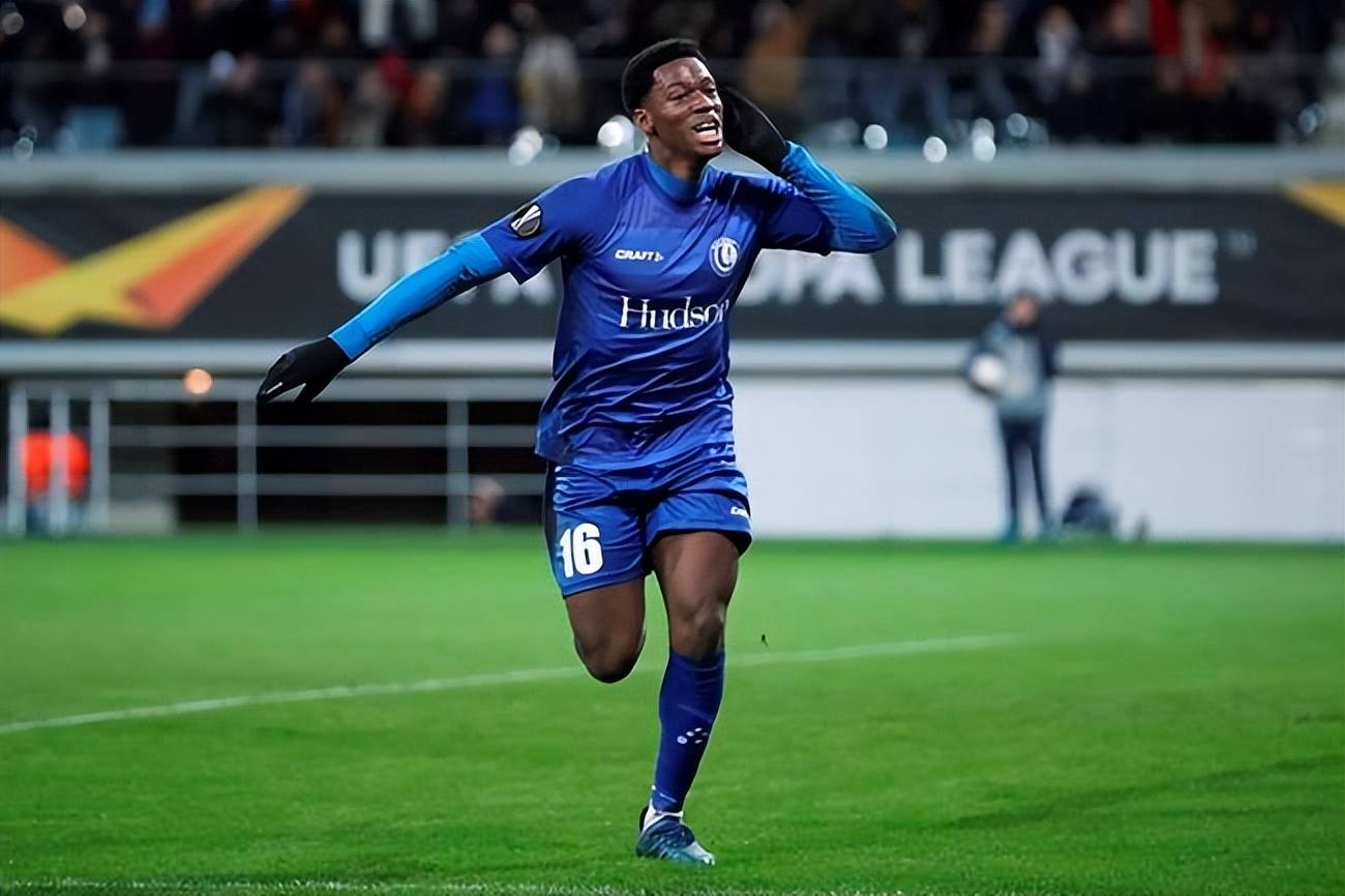 今晚体能课后;曼联调整名单备战法甲;引发热议;资深球员宣示担当的简单介绍 今晚体能课后;曼联调整名单备战法甲;引发热议;资深球员宣示担当的简单介绍