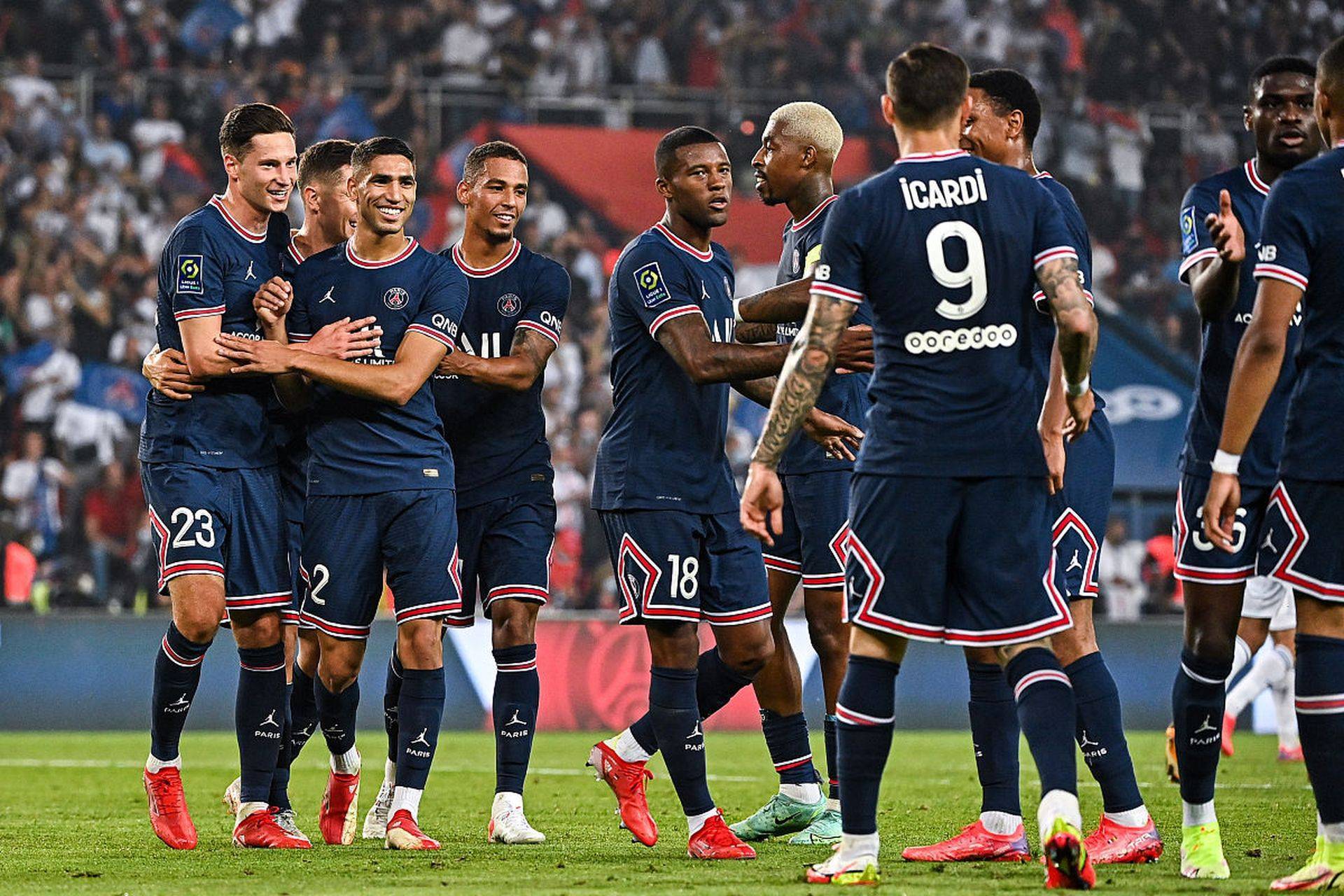 关于窗口期欧冠焦点战；巴黎圣日耳曼篮板制胜；球迷炸锅；身体对抗强度拉满的信息