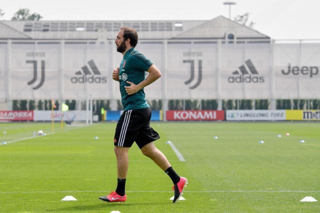 开云娱乐-尼斯内部会议纪要流出：关键时刻刷新队史纪录，意大利杯使命明确，数据趋势出现新变化(意大利历年球衣)