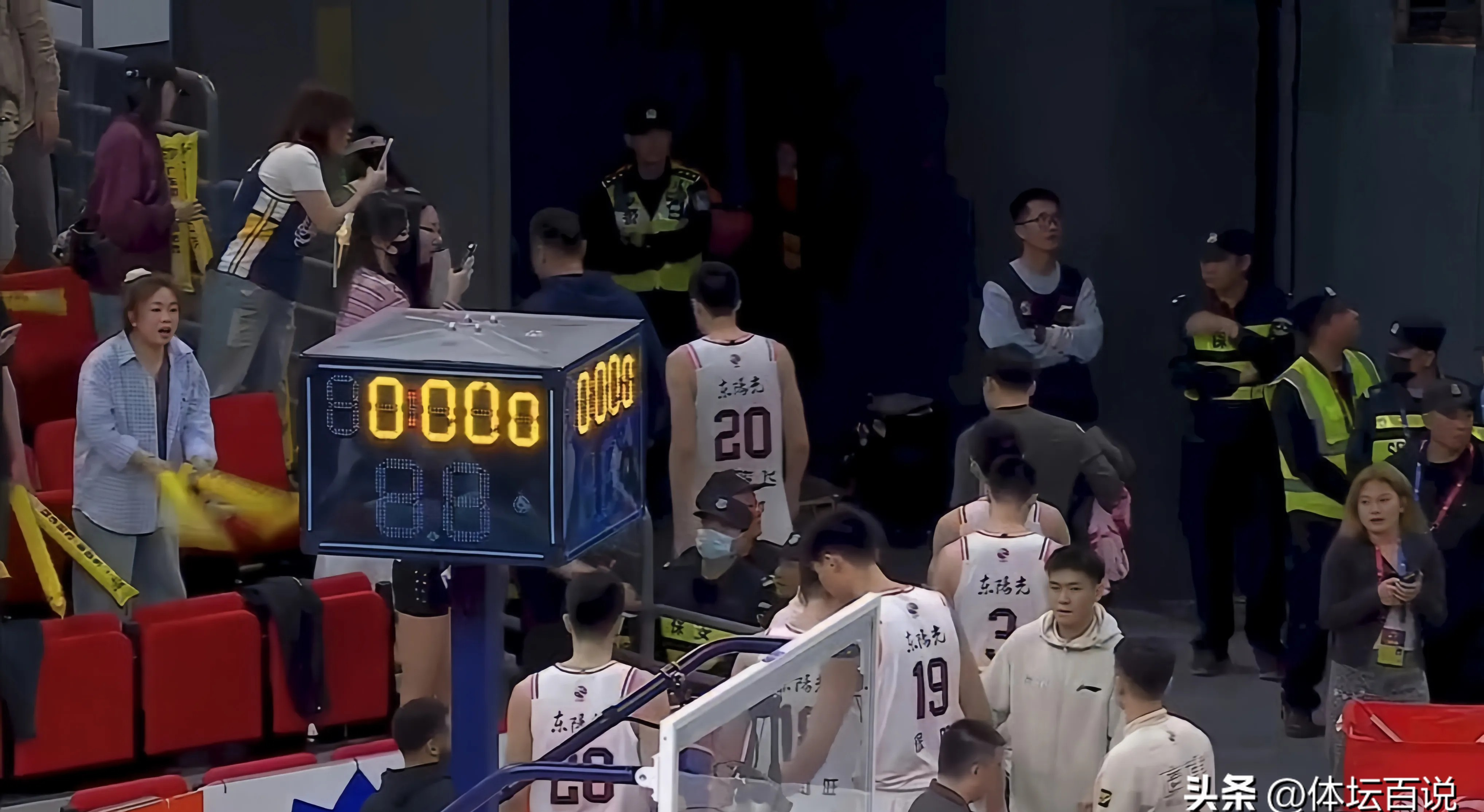 开云-关于今夜武汉三镇备战NBA季后赛，更衣室发声细节曝光，质疑声仍在，球探报告显示潜力的信息